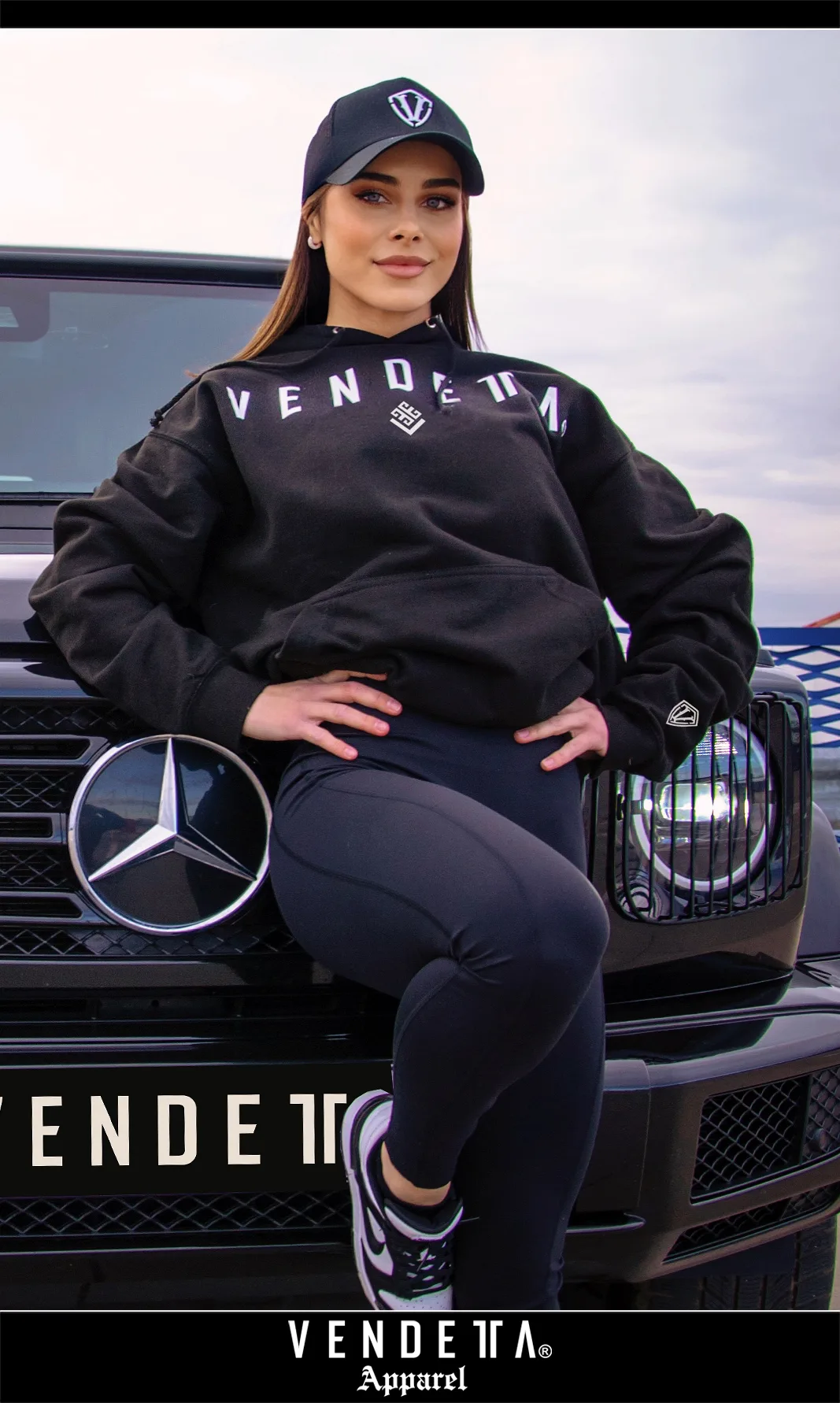 Mikina s Kapucňou Dámska / Hoodie Oversize / Čierna-Biela / v1683 – Obrázok 1